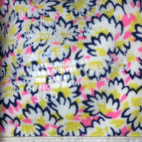 Victoria’s Secret 36d push up - Picture 2 of 6